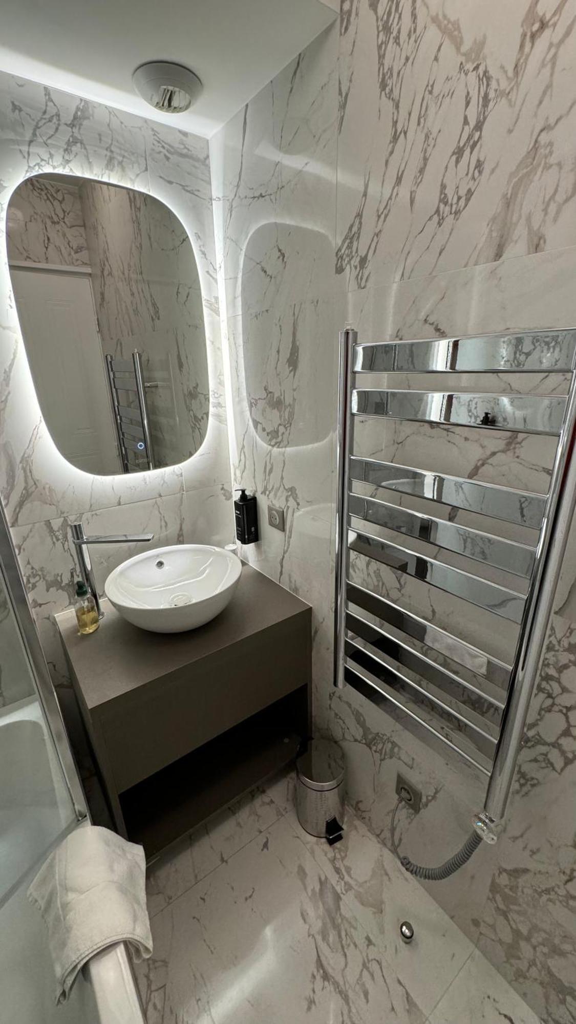 Penthouse Vue Mer Avec Rooftop,Jacuzzi,Et Parking Prive Antibes Zewnętrze zdjęcie